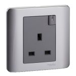 E8415/15 SA - 15A 1 Gang 3 Round Pin Switched Socket with Shutter and Ondicator
