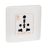 SCHNEIDER E84426/16ISG-Zencelo - 16A 1 Gang TruGlobal Socket with Shutter - White